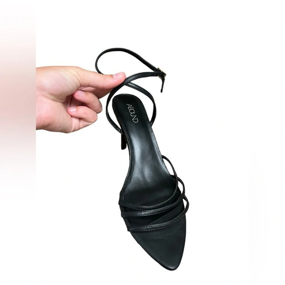 Black strappy pump heels - Picture 1 of 3